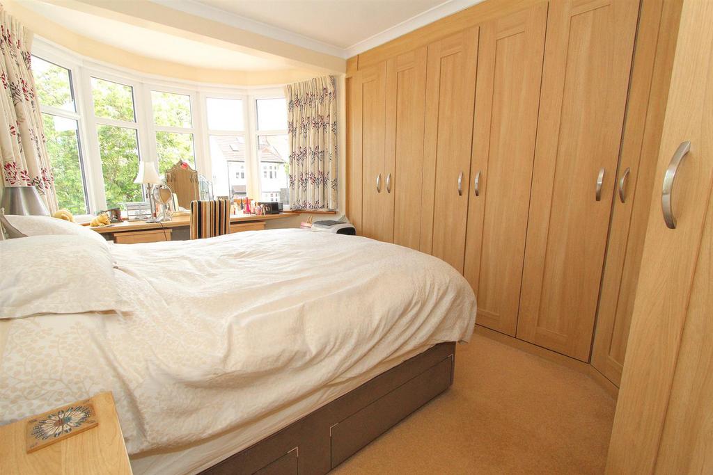 Bed 1.jpg