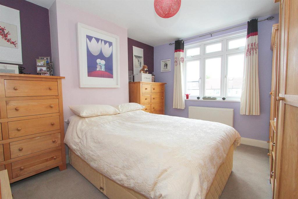 Bed 2.jpg