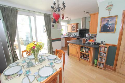 26 The Chase, Wallington, SM6 8LY