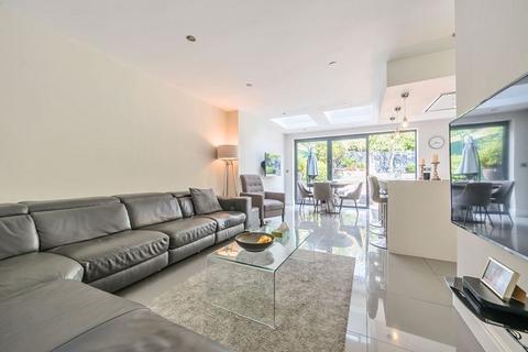 3 bedroom semi-detached house for sale, Brookside South, Barnet