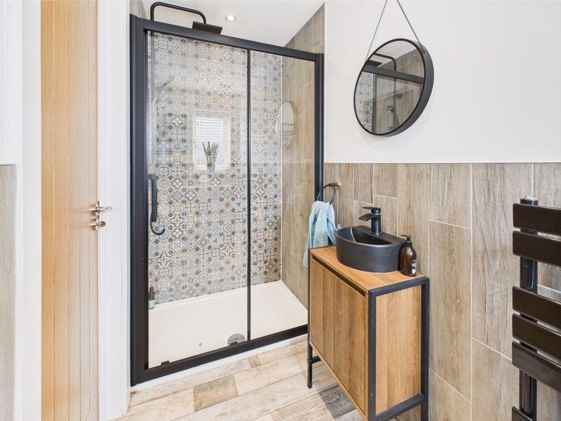 Bedroom 2 En-suite