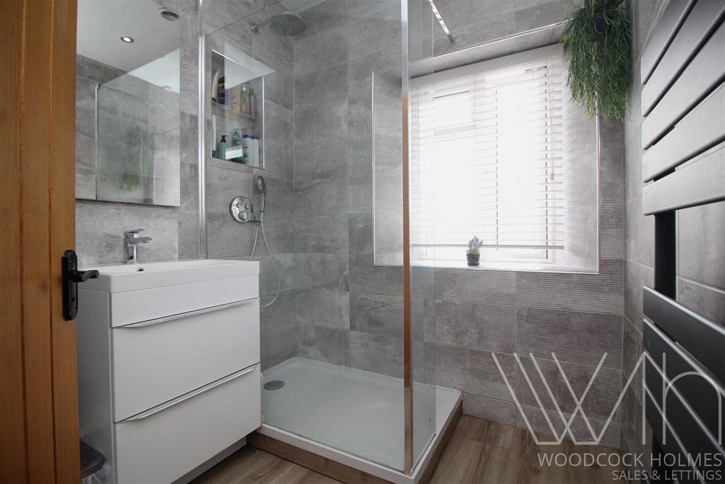 Shower room .JPG