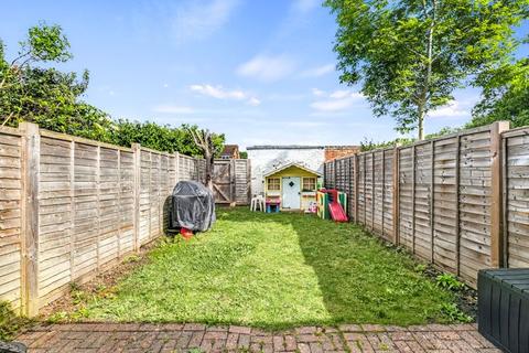 undefined, Pennyfield, Cobham