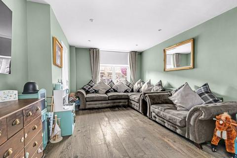 undefined, Pennyfield, Cobham