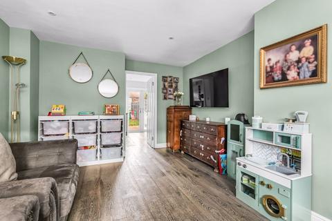 undefined, Pennyfield, Cobham