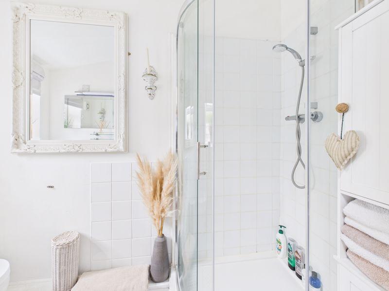 Shower room ground