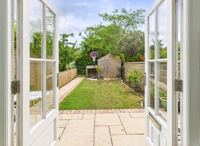 Conservatory to...