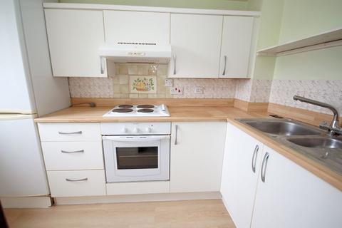 1 bedroom retirement property for sale, Hometide House, Lee-On-The-Solent, PO13