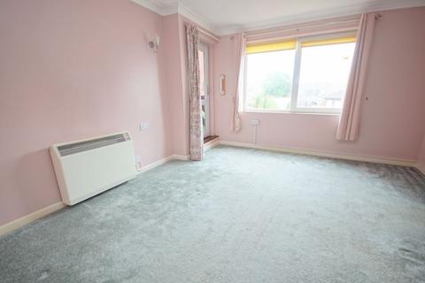 1 bedroom retirement property for sale, Hometide House, Lee-On-The-Solent, PO13