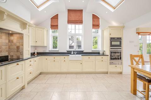 5 bedroom detached bungalow for sale, New Road, Aston Clinton