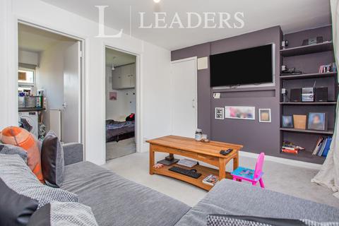 1 bedroom apartment to rent, Carlton Way, CB4