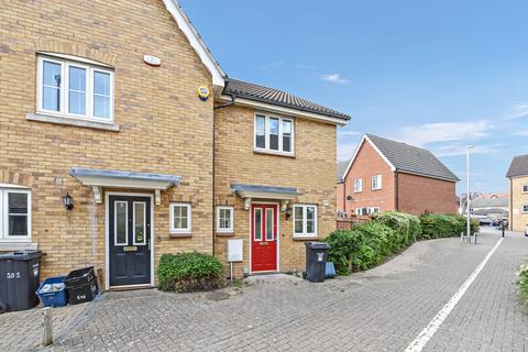 2 bedroom semi-detached house for sale, Buntingbridge Road Ilford IG2 7LS