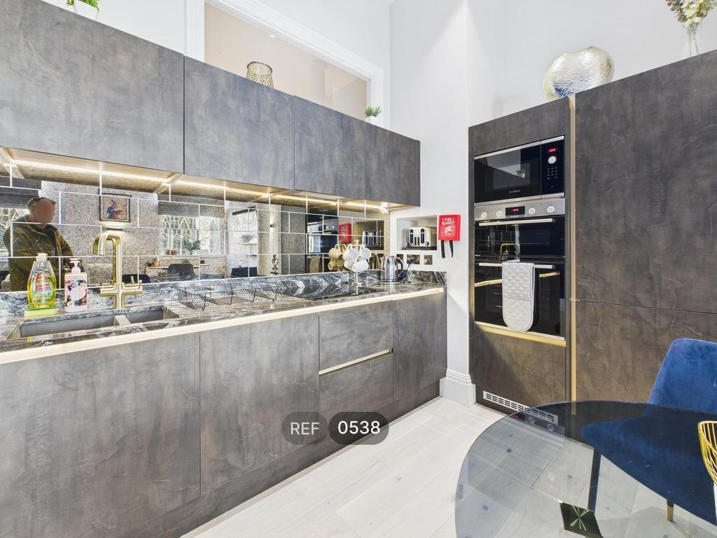 Kitchen &amp; Living area