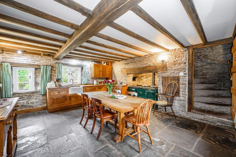Kitchen Features