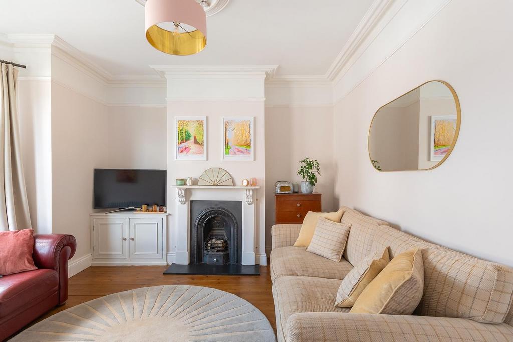 1 I1 RSE - Living Room D.jpg