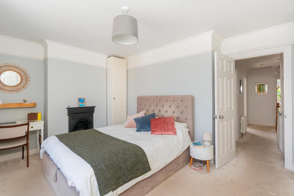 1 I1 RSE - Bedroom B.jpg