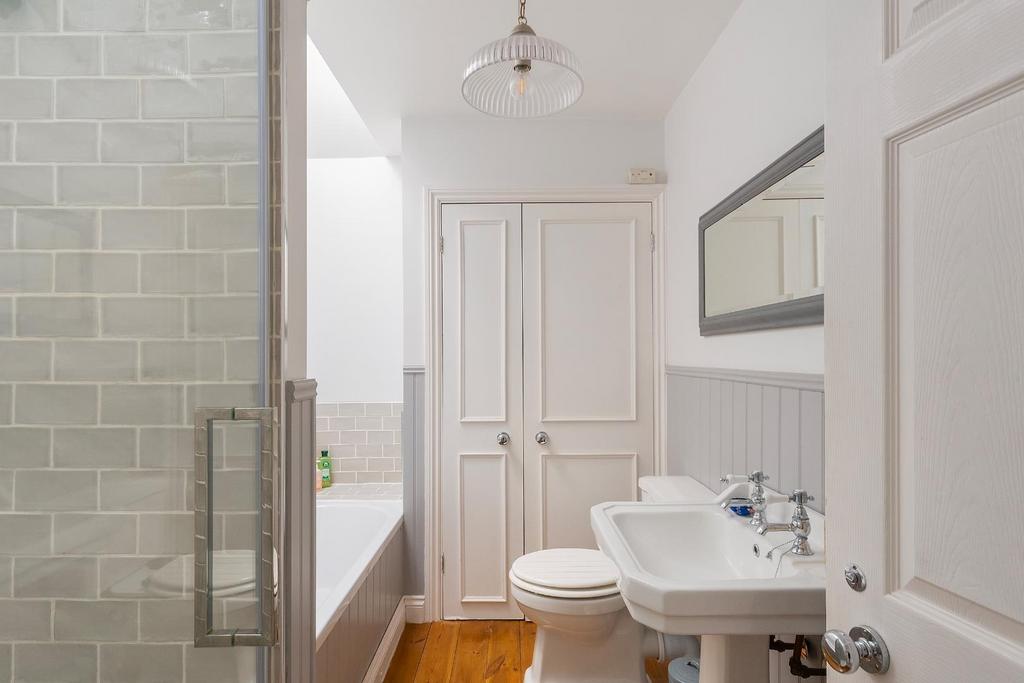 1 I1 RSE - Bathroom C.jpg