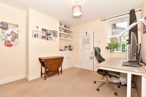 104 Priory Road, Tonbridge, TN9 2BP