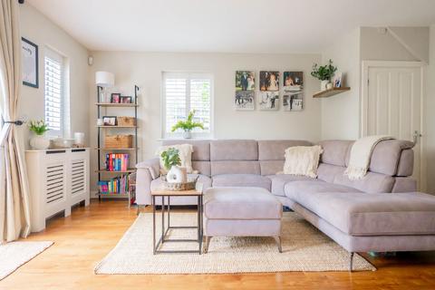 83 Cheapside West, Rayleigh, SS6 9JN