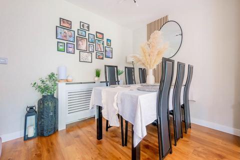83 Cheapside West, Rayleigh, SS6 9JN