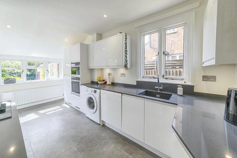 4 West Grove, Bedford, MK40 4BT