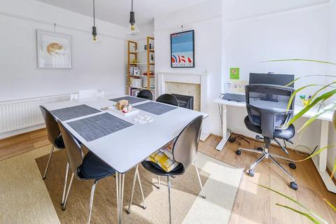4 West Grove, Bedford, MK40 4BT