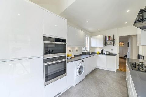 4 West Grove, Bedford, MK40 4BT