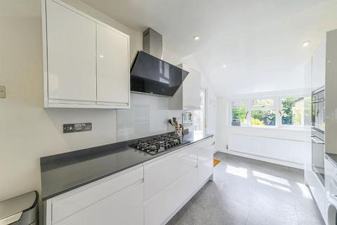 4 West Grove, Bedford, MK40 4BT