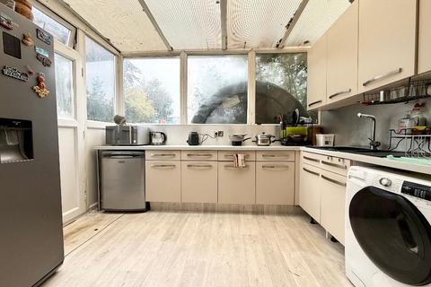 4 bedroom semi-detached house for sale, Sundon Park Road, Sundon Park, Luton, Bedfordshire, LU3 3AS