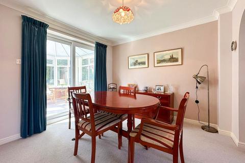 38 Azalea Drive, Trowbridge, BA14 9GG