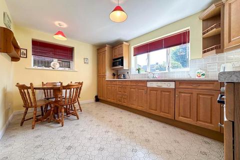 38 Azalea Drive, Trowbridge, BA14 9GG