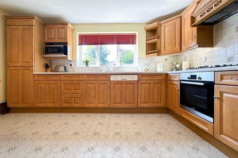 38 Azalea Drive, Trowbridge, BA14 9GG