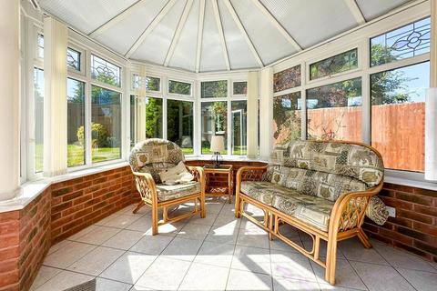 38 Azalea Drive, Trowbridge, BA14 9GG