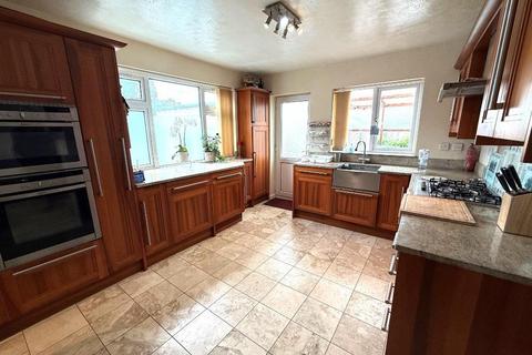 3 bedroom semi-detached bungalow for sale, Sundon Park, Luton LU3
