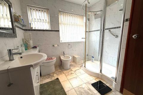 3 bedroom semi-detached bungalow for sale, Sundon Park, Luton LU3