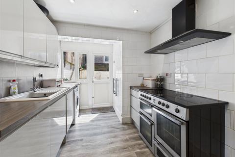 96 Queens Avenue, Ilfracombe, EX34 9LS