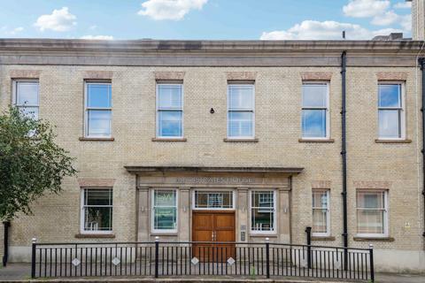 1 bedroom flat to rent, Magistrates House, Market Place, Brentford, Middlesex