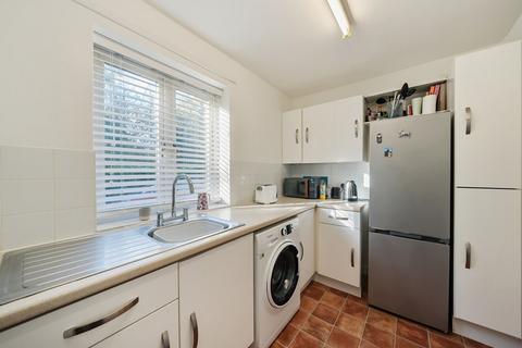2 Blossom Road, Caversham, Reading, RG4 7AZ