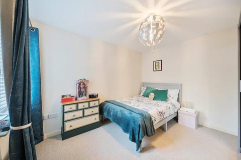 2 Blossom Road, Caversham, Reading, RG4 7AZ