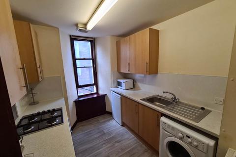 5 bedroom flat to rent, 119 2/1 Nethergate, ,