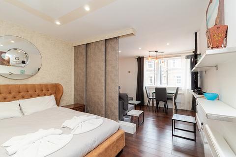 Studio to rent, Cumberland Terrace Mews, London NW1
