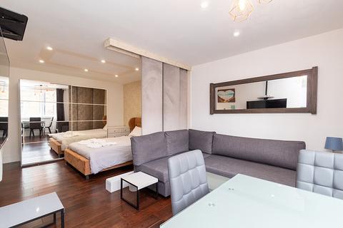 Studio to rent, Cumberland Terrace Mews, London NW1