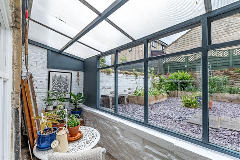 18 Carrbottom Road, Greengates, Bradford, BD10 0BB