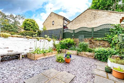 18 Carrbottom Road, Greengates, Bradford, BD10 0BB