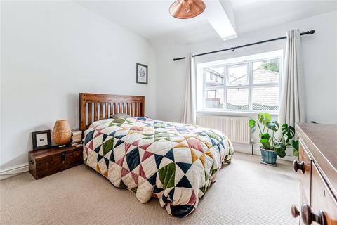 18 Carrbottom Road, Greengates, Bradford, BD10 0BB