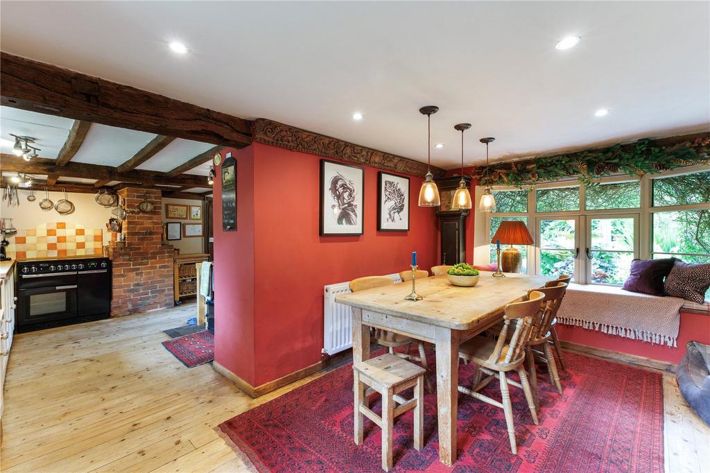 Kitchen / Dining