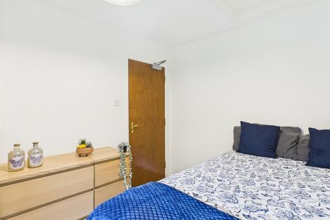 1 bedroom in a house share to rent, Braithwait Close