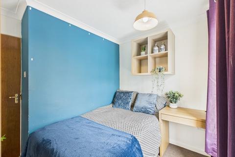 1 bedroom in a house share to rent, Braithwait Close