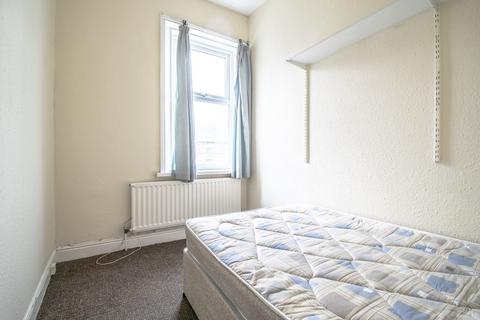 3 bedroom terraced house to rent - Belle Grove West, Spital Tongues, Newcastle Upon Tyne
