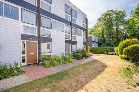 20 Bankside Close, Carshalton, SM5 3SB